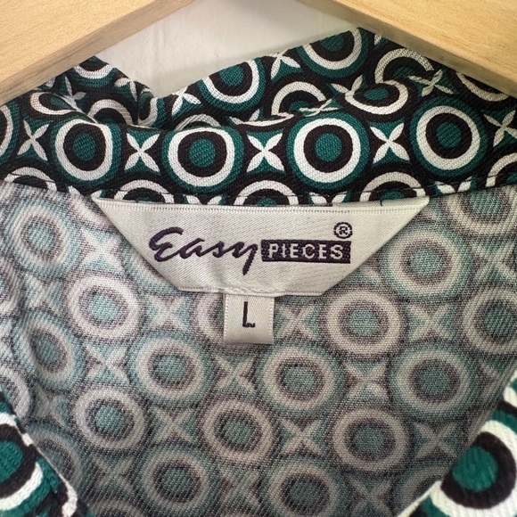 Elegant Green and White Shirt Work Dress- Large - Picture 7 of 9